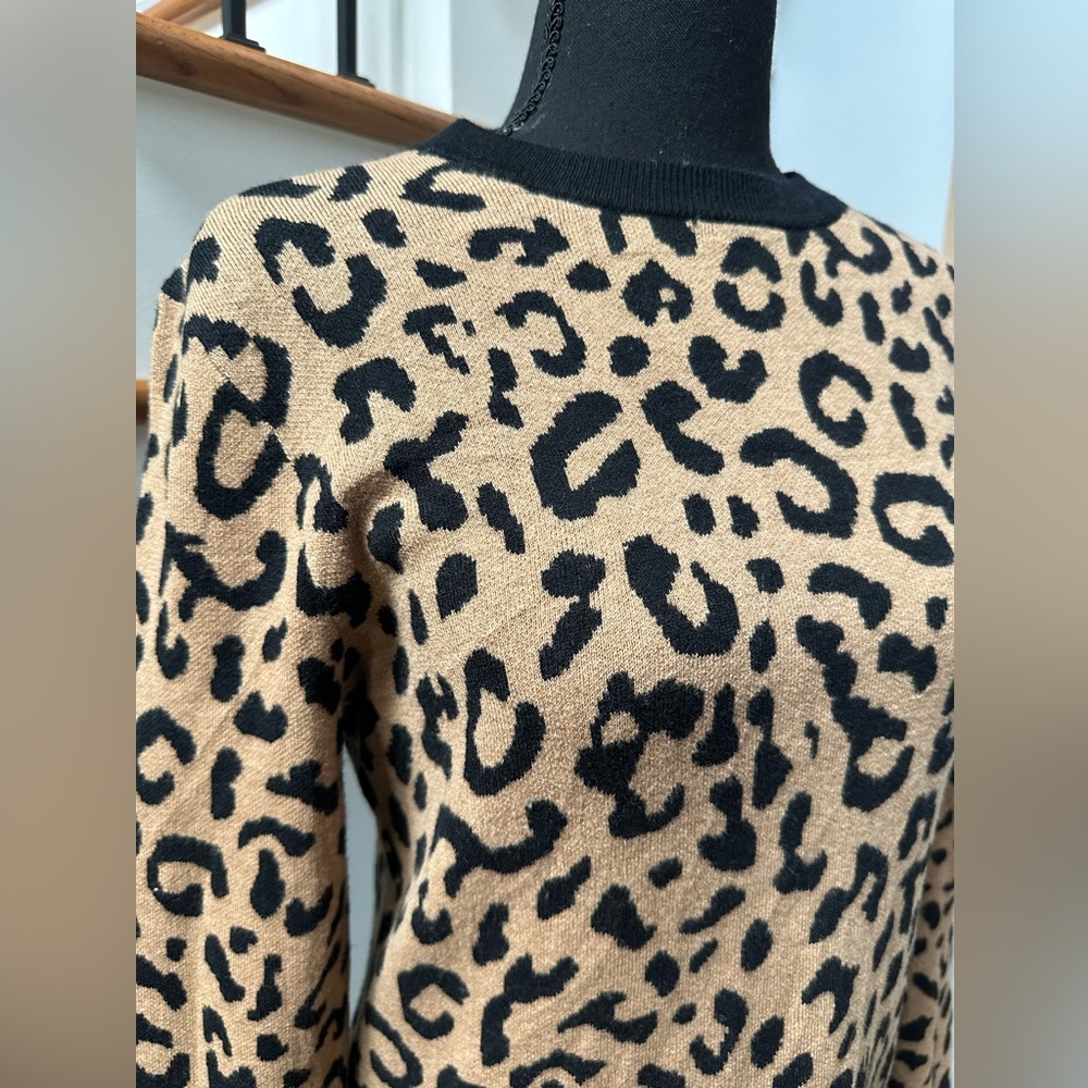 Long-sleeve mini sweater-dress in leopard - Picture 4 of 7
